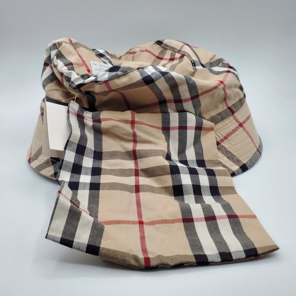 Burberry London Check reversible Bucket Hat (Beige) (UNISEX) - Picture 9 of 9